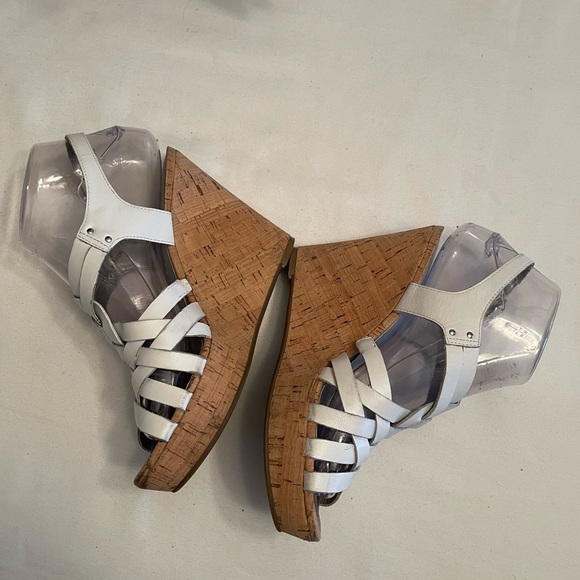 ***SALE - Guess White Wedge Sandals - 7 - Picture 3 of 9